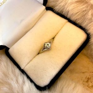 1/4 Carat Diamond ring in white gold